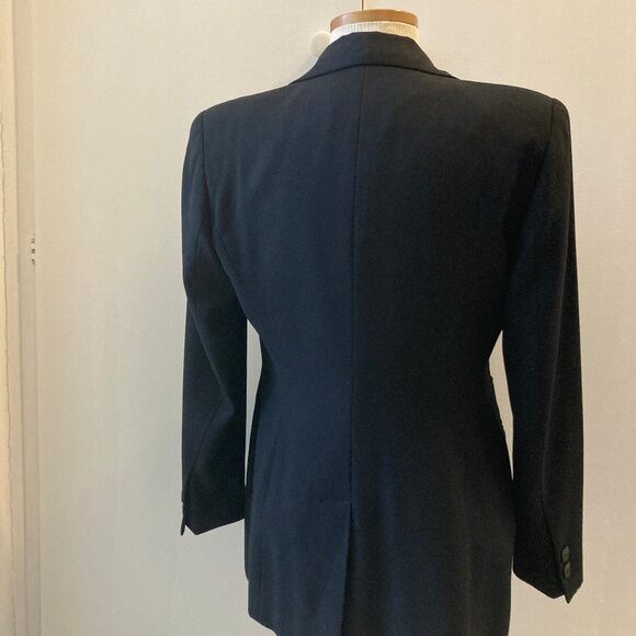 FINAL PRICE: Vintage Gianni Petite Size 4 Black Blazer - Picture 2 of 15